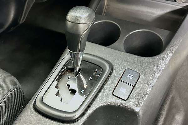 2021 Toyota HILUX SR (4x4) GUN126R FACELIFT 4X4