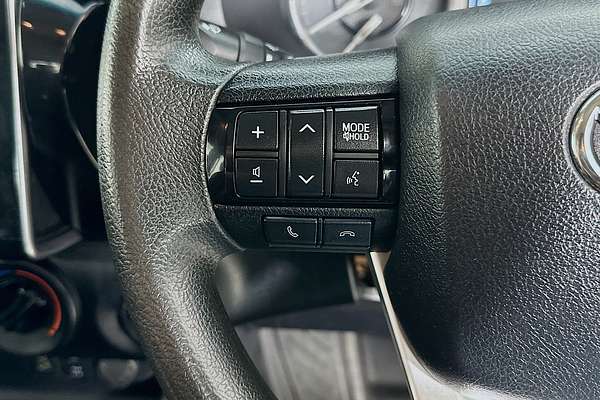 2020 Toyota HILUX SR (4x4) GUN126R FACELIFT 4X4