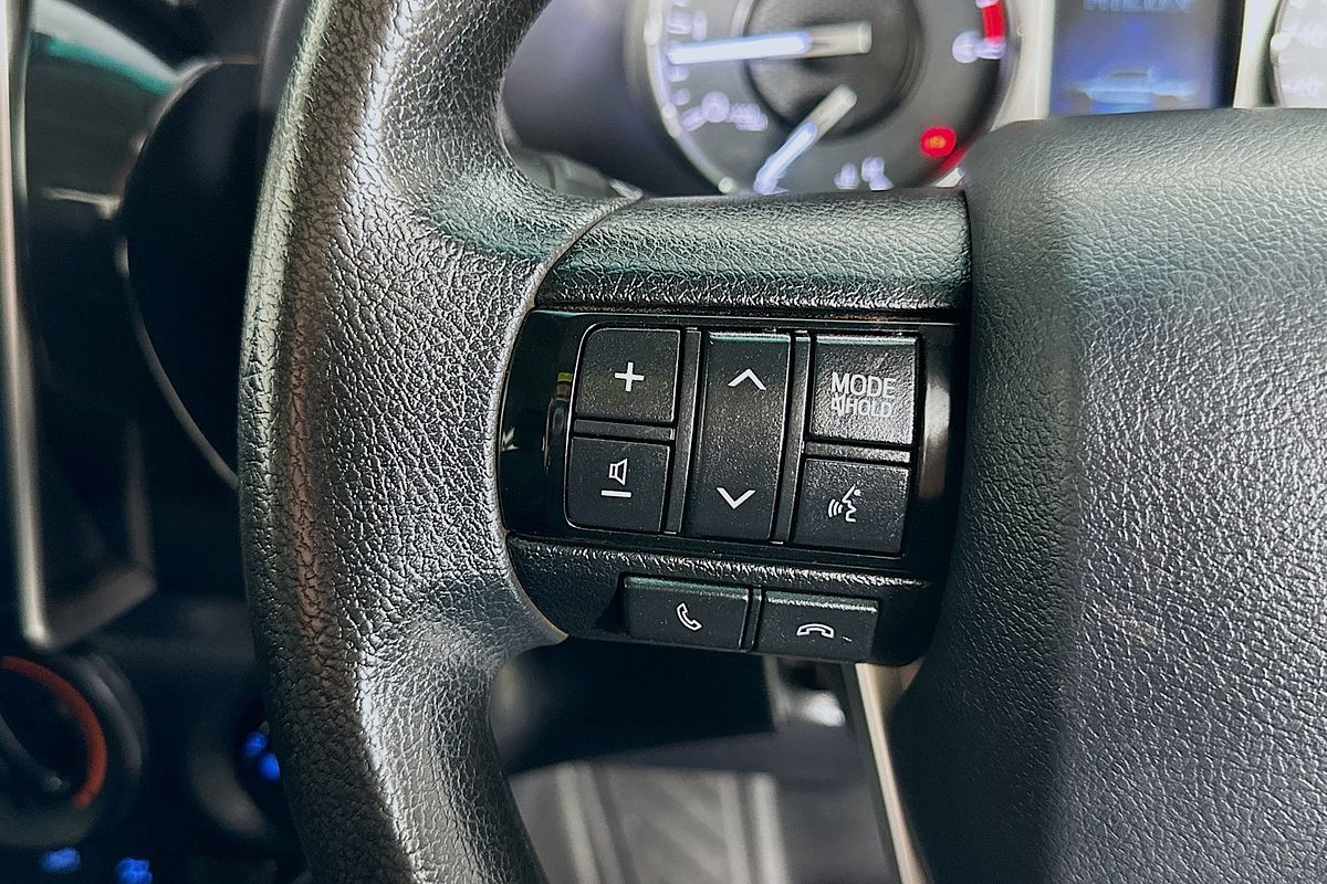 2021 Toyota HILUX SR (4x4) GUN126R FACELIFT 4X4