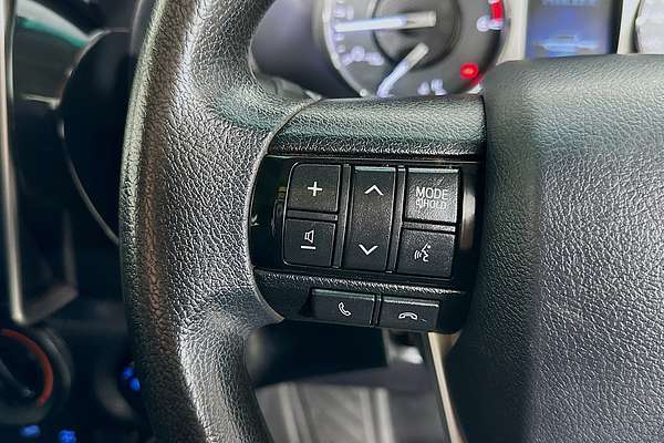 2021 Toyota HILUX SR (4x4) GUN126R FACELIFT 4X4