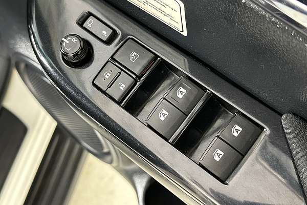 2021 Toyota HILUX SR5 (4x4) GUN126R FACELIFT 4X4