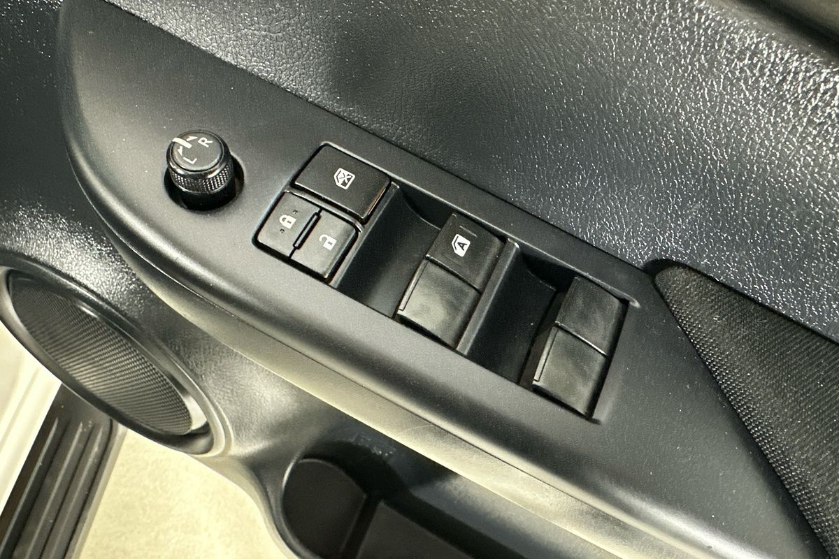 2019 Toyota HILUX SR (4x4) GUN126R MY19 4X4