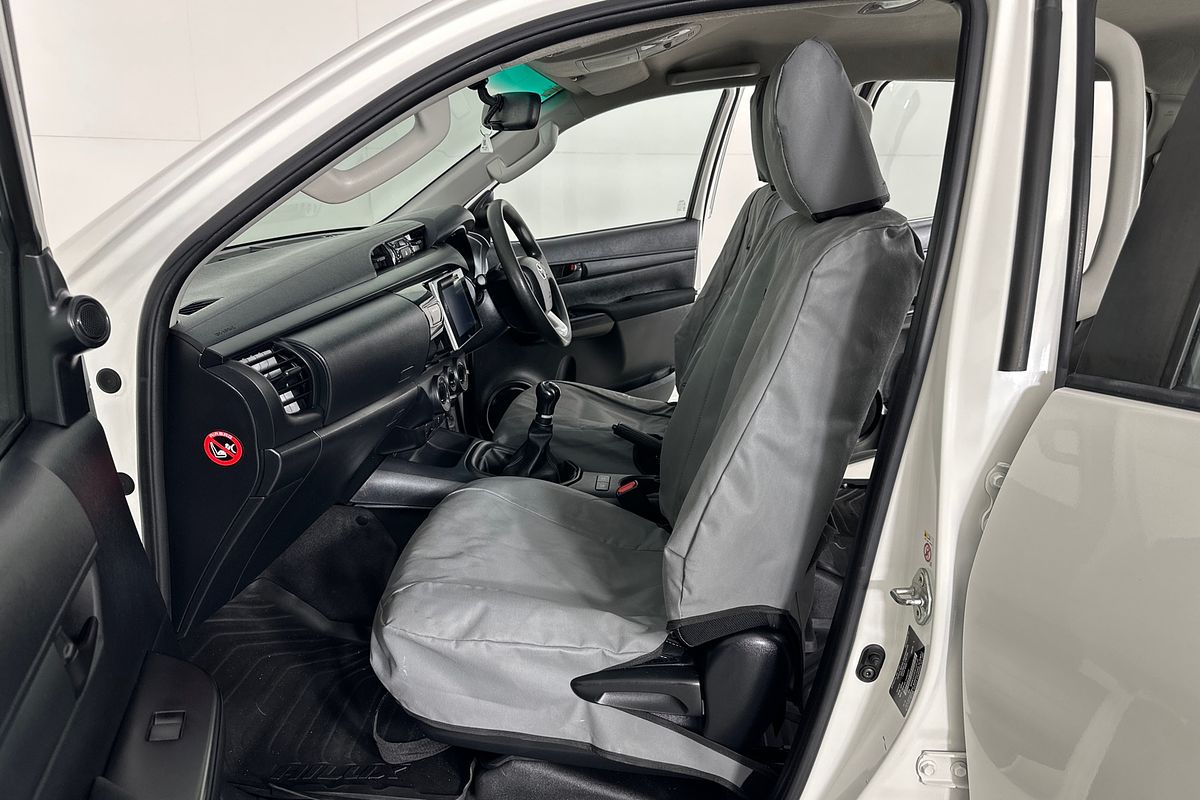 2018 Toyota HILUX SR (4x4) GUN126R MY19 4X4