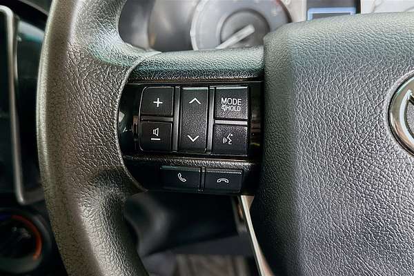 2021 Toyota HILUX SR (4x4) GUN126R FACELIFT 4X4