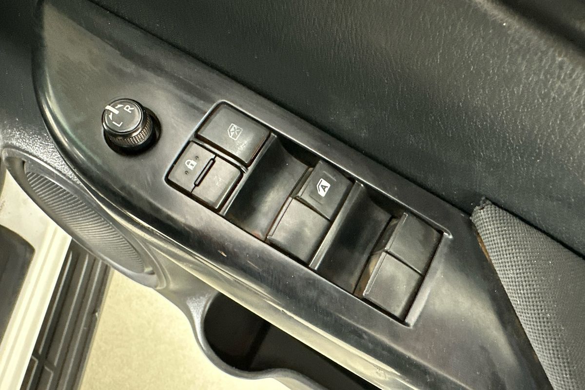 2020 Toyota HILUX SR (4x4) GUN126R MY19 UPGRADE 4X4