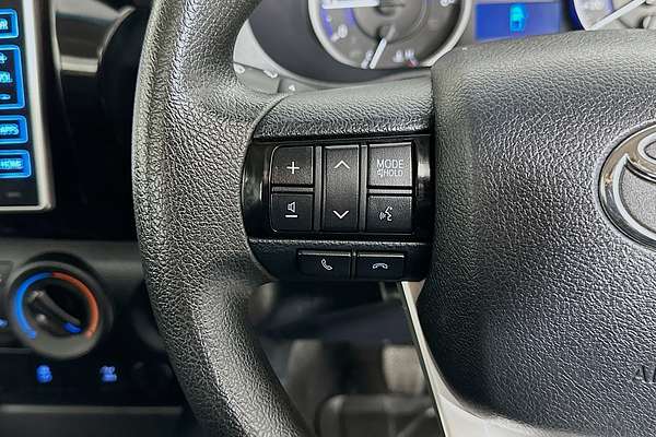2016 Toyota HILUX SR (4x4) GUN126R 4X4