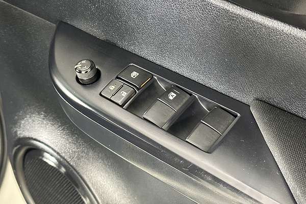 2022 Toyota HILUX SR (4x4) STEEL WHEELS GUN126R 4X4