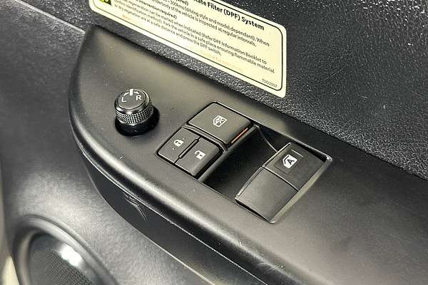 2020 Toyota HILUX SR (4x4) GUN126R MY19 UPGRADE 4X4