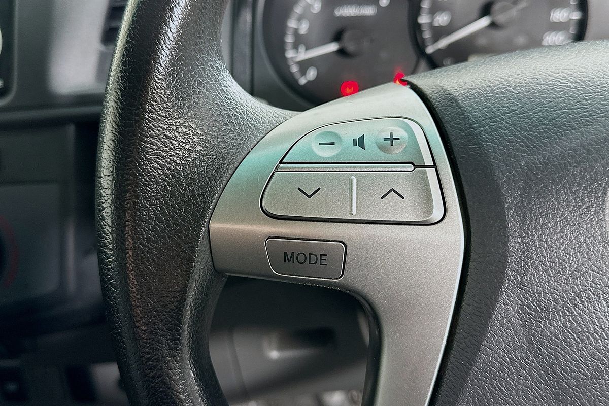 2013 Toyota HILUX SR (4x4) KUN26R MY14 4X4