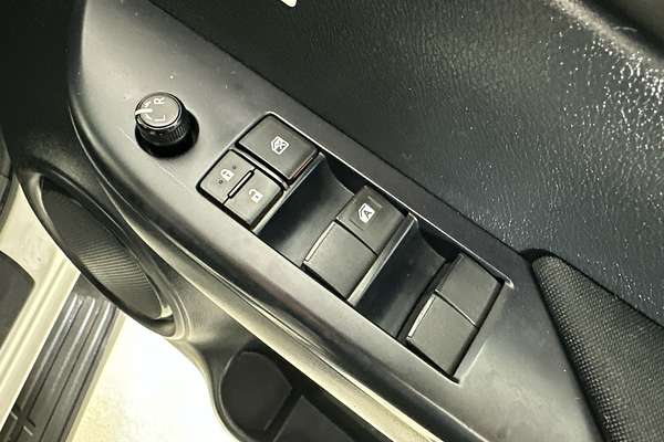 2022 Toyota HILUX SR (4x4) GUN126R 4X4