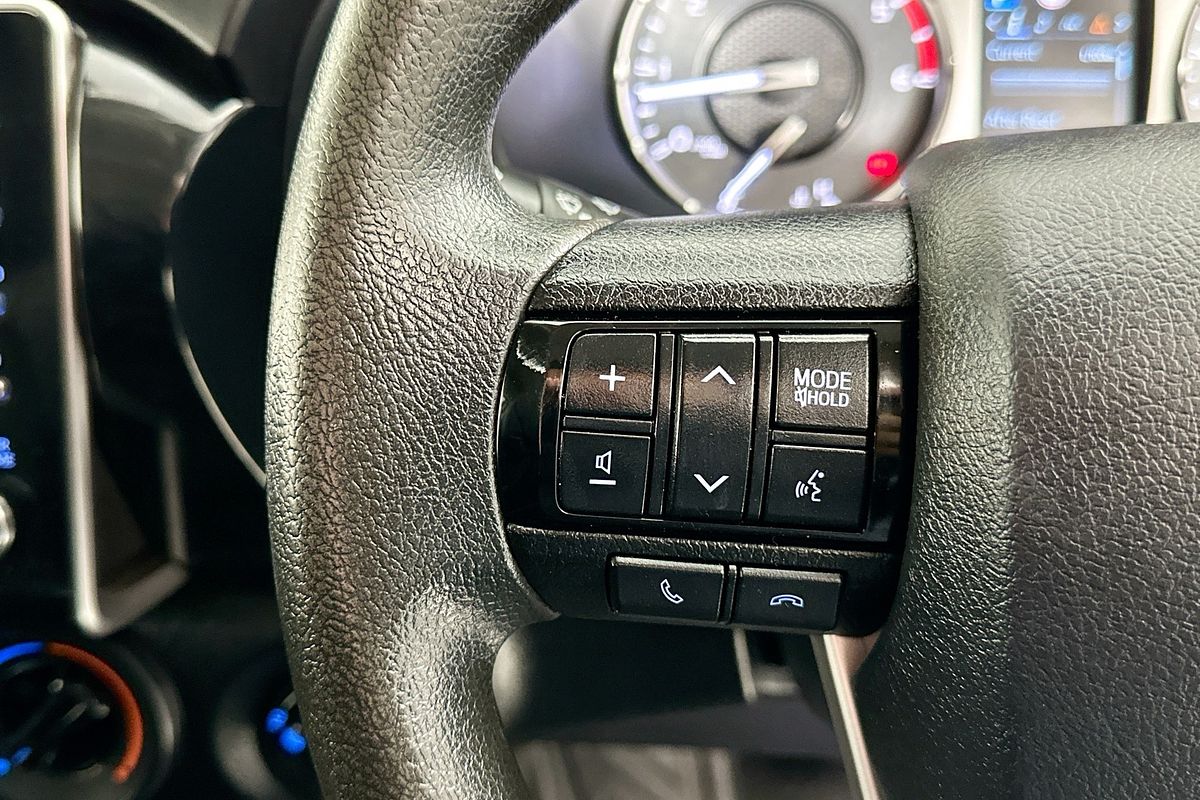 2021 Toyota HILUX SR (4x4) GUN126R FACELIFT 4X4