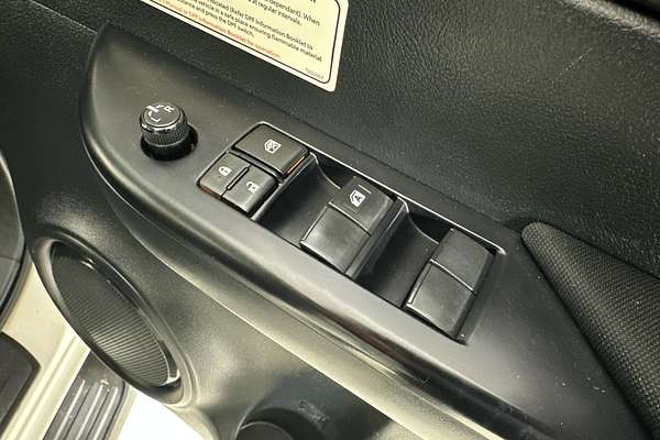 2020 Toyota HILUX SR (4x4) GUN126R FACELIFT 4X4