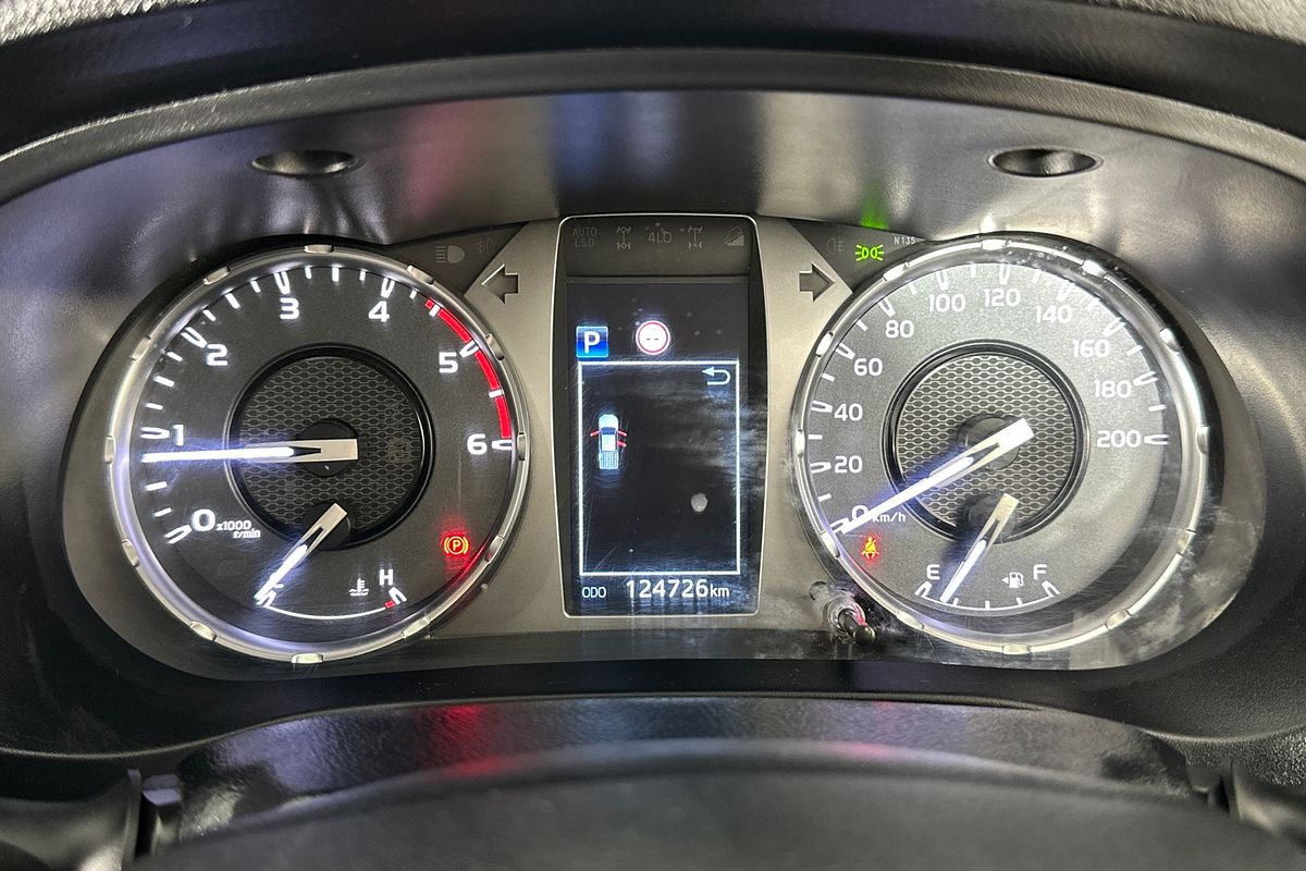2020 Toyota HILUX SR (4x4) GUN126R FACELIFT 4X4