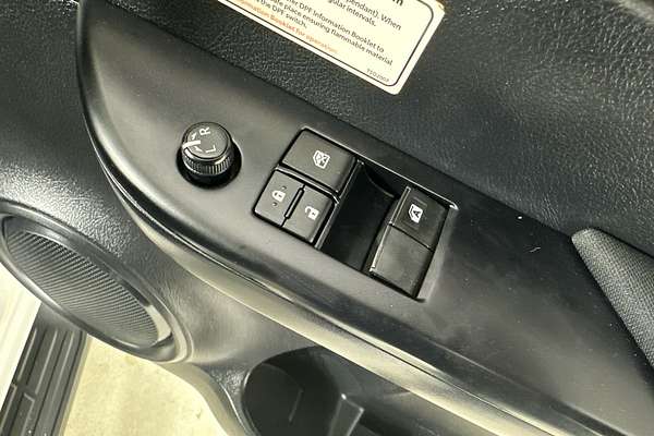 2021 Toyota HILUX SR (4x4) GUN126R FACELIFT 4X4