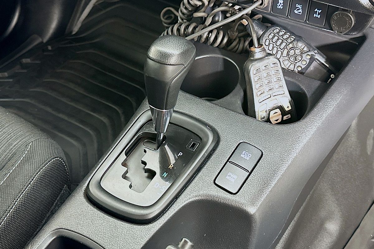2019 Toyota HILUX SR (4x4) GUN126R MY19 UPGRADE 4X4