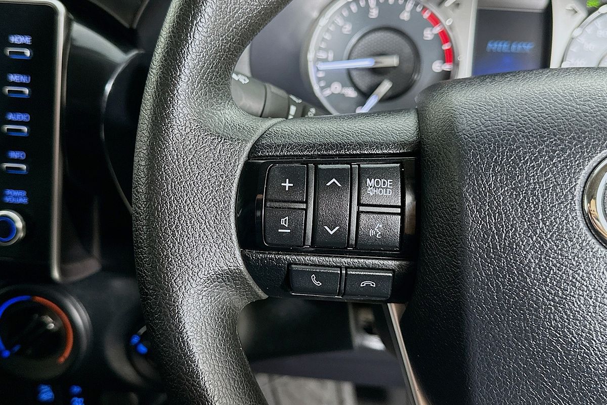 2021 Toyota HILUX SR (4x4) GUN126R FACELIFT 4X4