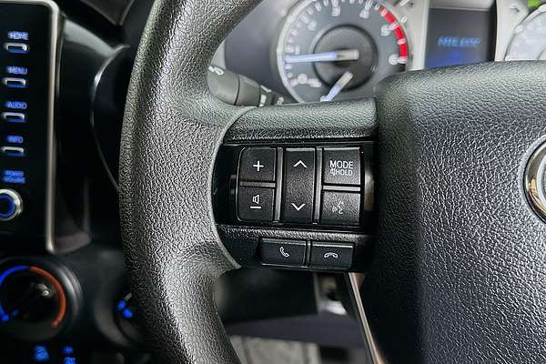 2021 Toyota HILUX SR (4x4) GUN126R FACELIFT 4X4