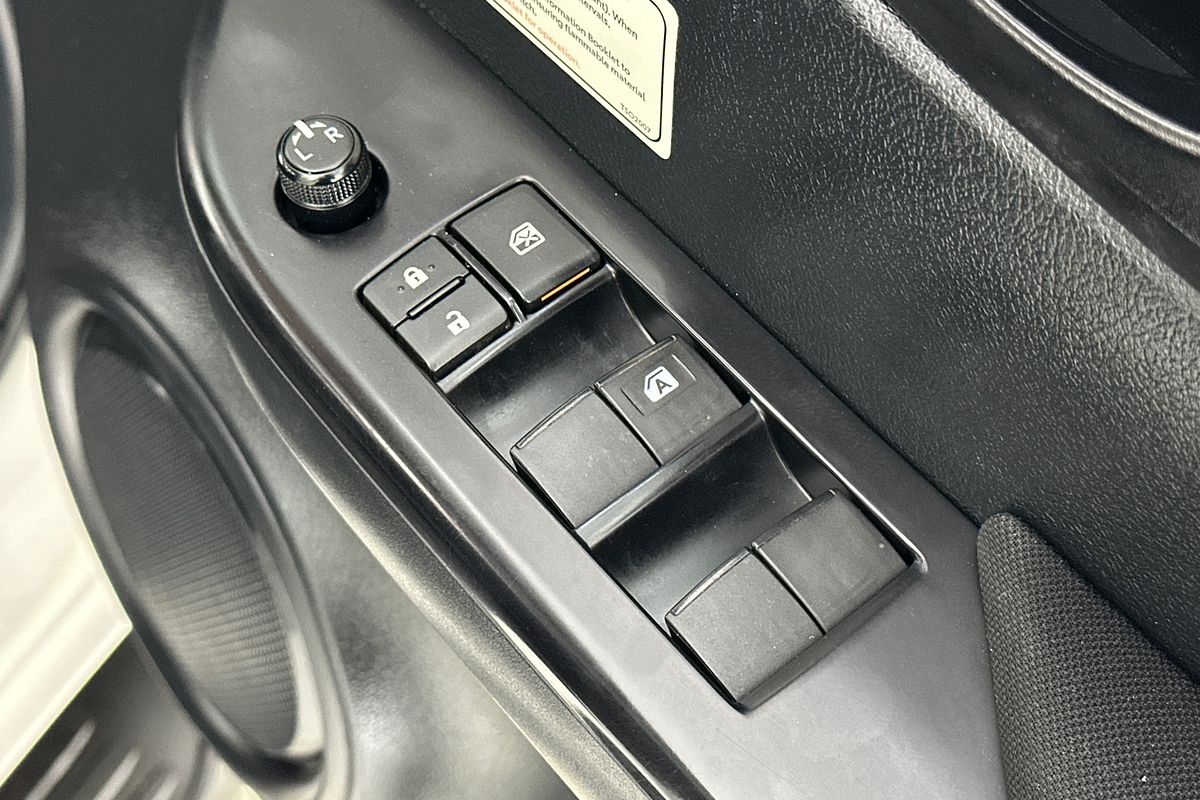 2021 Toyota HILUX SR (4x4) GUN126R 4X4