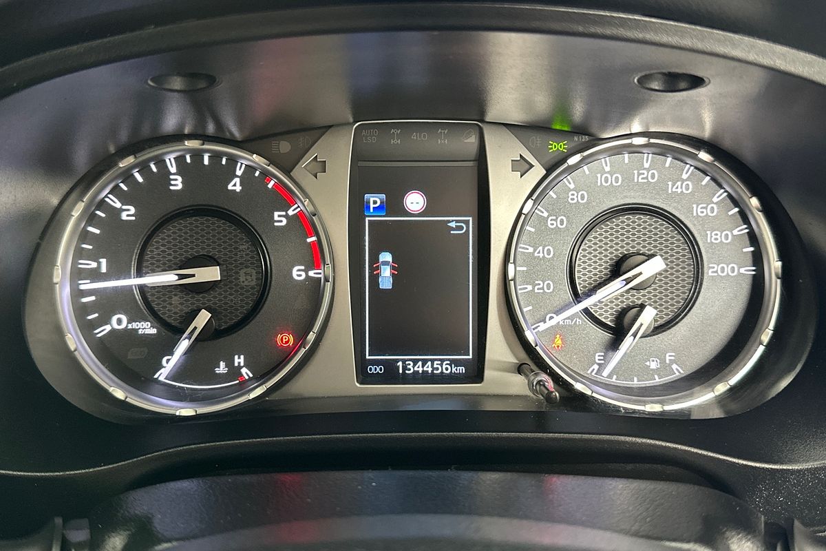 2020 Toyota HILUX SR (4x4) GUN126R FACELIFT 4X4