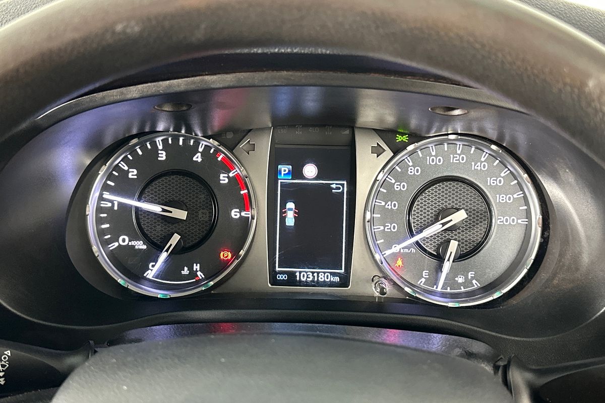 2020 Toyota HILUX SR (4x4) GUN126R FACELIFT 4X4