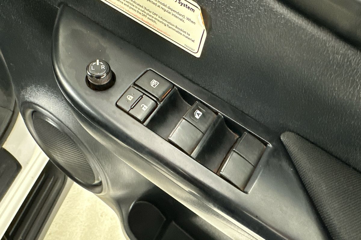 2021 Toyota HILUX SR (4x4) GUN126R 4X4
