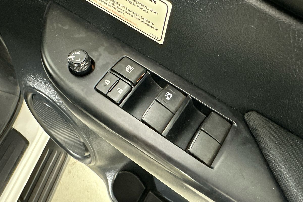 2021 Toyota HILUX SR (4x4) GUN126R 4X4