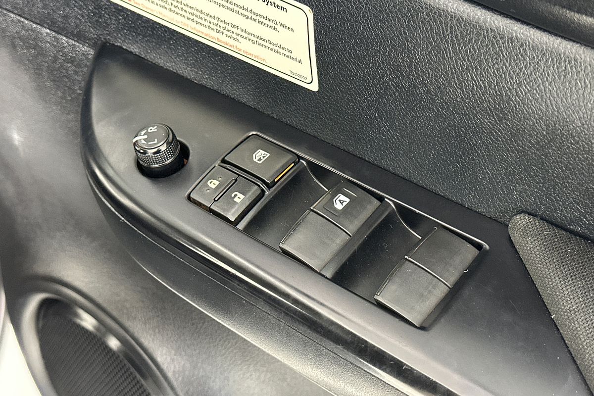 2021 Toyota HILUX SR (4x4) GUN126R 4X4