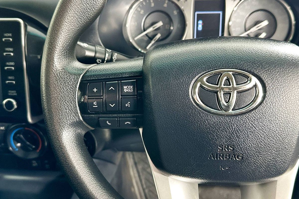 2021 Toyota HILUX SR (4x4) GUN126R FACELIFT 4X4