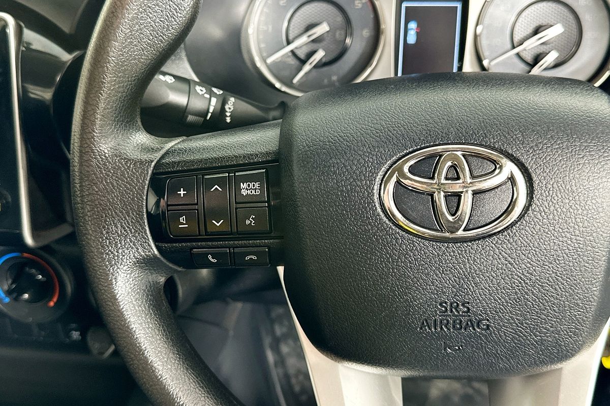 2021 Toyota HILUX SR (4x4) GUN126R FACELIFT 4X4