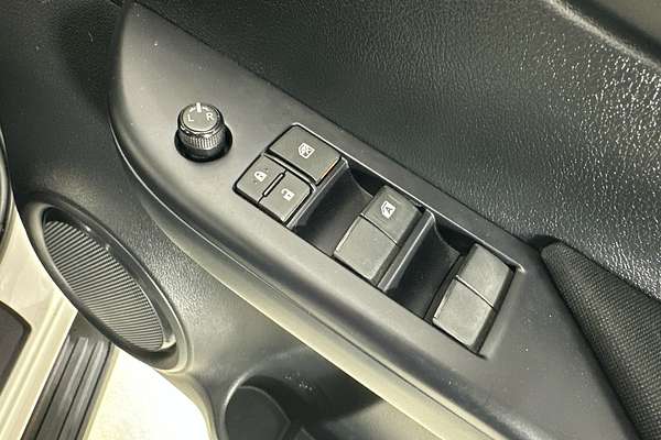 2023 Toyota HILUX SR (4x4) STEEL WHEELS GUN126R 4X4