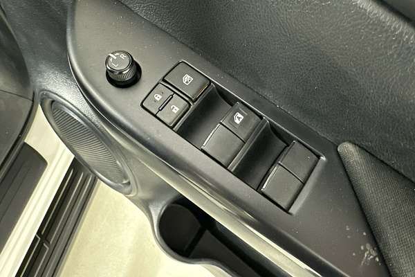 2021 Toyota HILUX SR (4x4) GUN126R FACELIFT 4X4