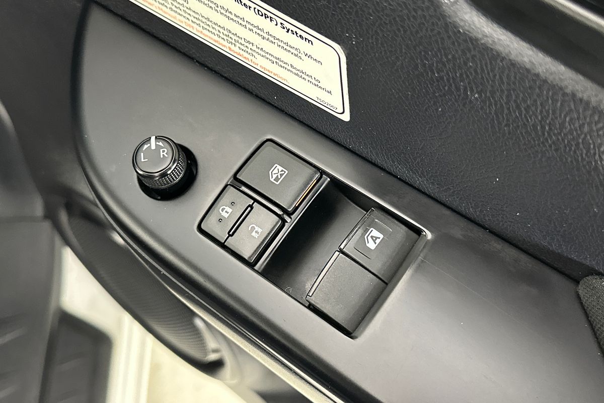 2021 Toyota Hilux WORKMATE (4x4) GUN125R 4X4