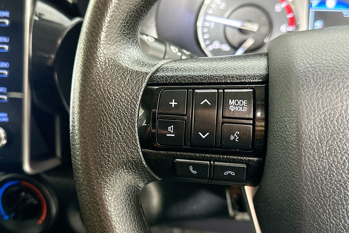 2021 Toyota HILUX SR (4x4) GUN126R FACELIFT 4X4