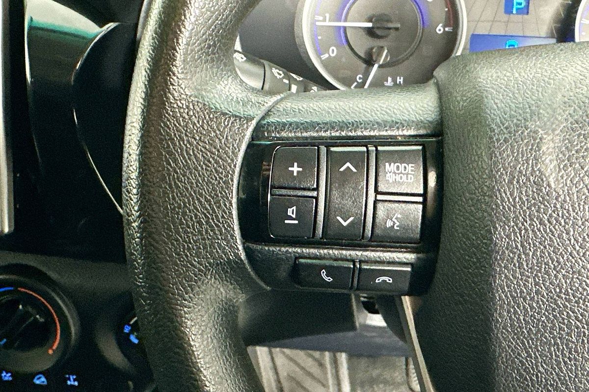 2017 Toyota HILUX SR (4x4) GUN126R 4X4