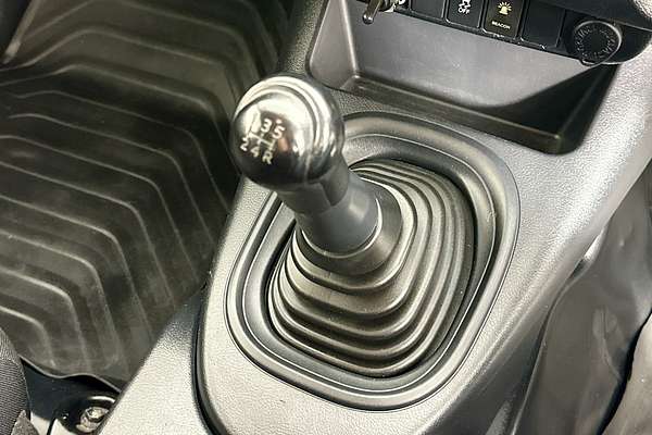 2016 Toyota Hilux WORKMATE GUN122R REAR WHEEL DRIVE