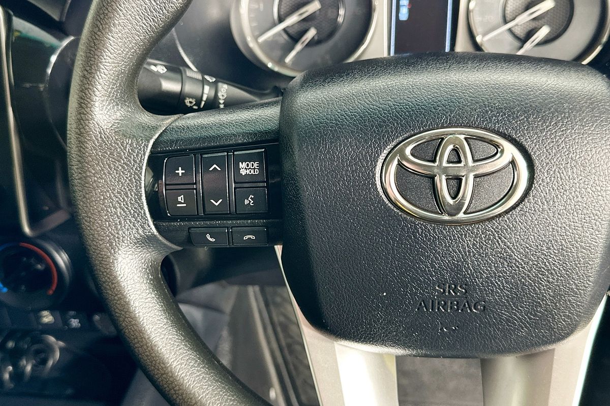 2021 Toyota HILUX SR (4x4) GUN126R FACELIFT 4X4