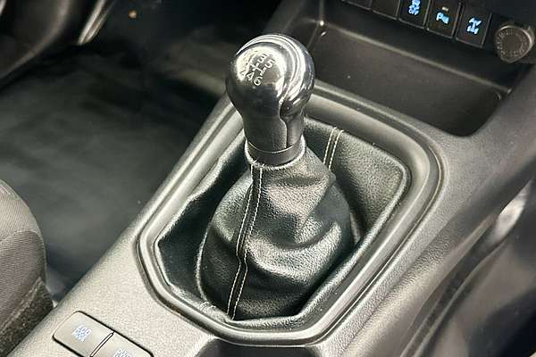2020 Toyota HILUX SR (4x4) GUN126R FACELIFT 4X4
