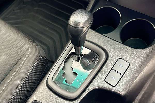 2024 Toyota HILUX SR (4x4) GUN126R 4X4