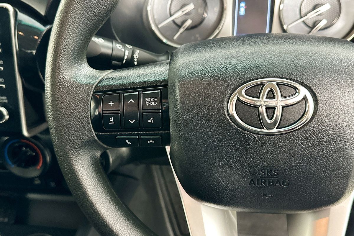 2022 Toyota HILUX SR (4x4) GUN126R 4X4