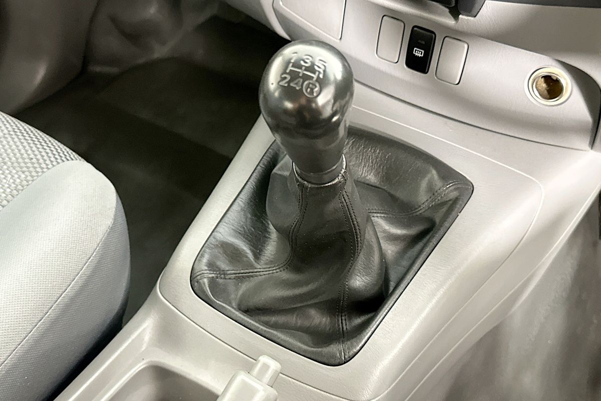 2011 Toyota HILUX SR KUN16R MY12 REAR WHEEL DRIVE