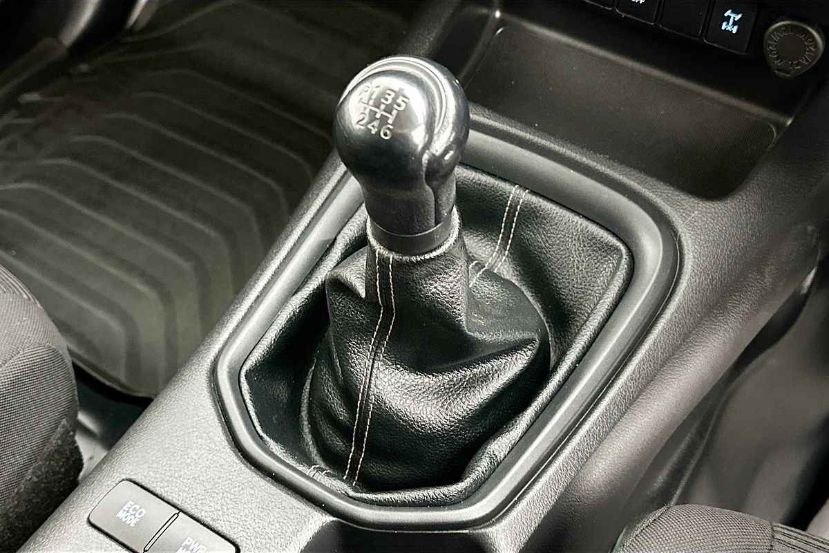 2019 Toyota HILUX SR (4x4) GUN126R MY19 4X4