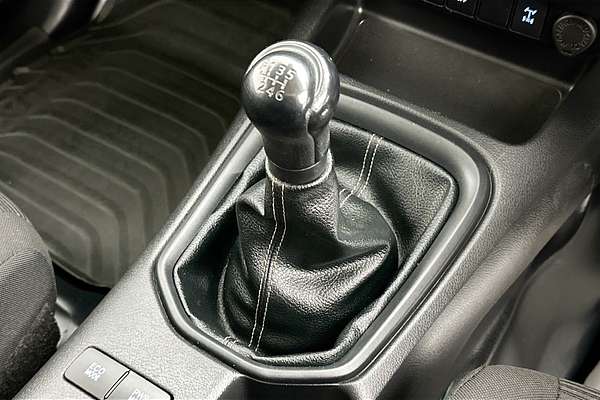 2019 Toyota HILUX SR (4x4) GUN126R MY19 4X4