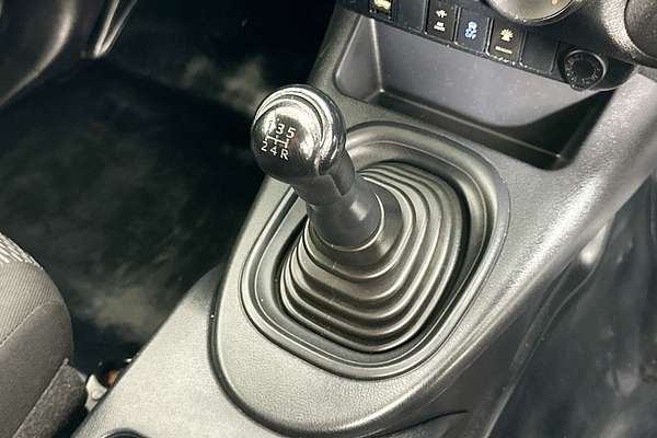 2016 Toyota Hilux WORKMATE GUN122R REAR WHEEL DRIVE