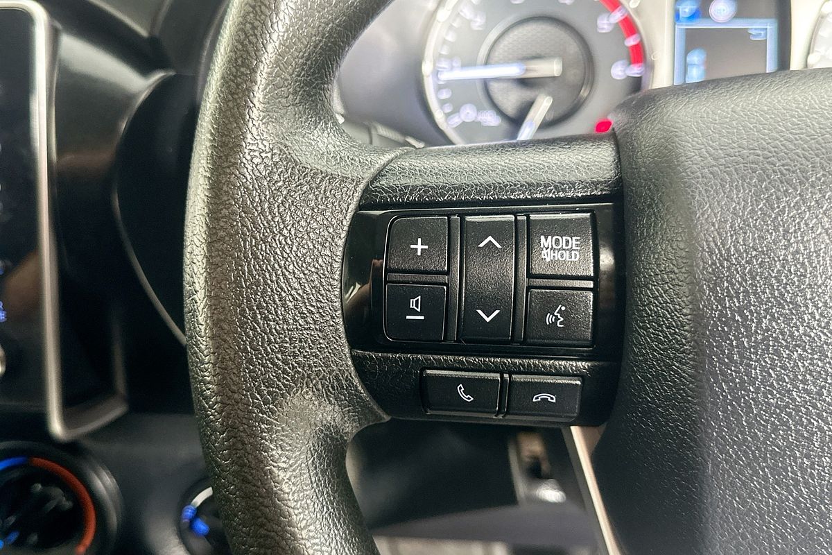 2021 Toyota HILUX SR (4x4) GUN126R FACELIFT 4X4