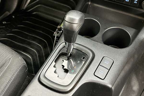 2020 Toyota HILUX SR (4x4) GUN126R MY19 UPGRADE 4X4