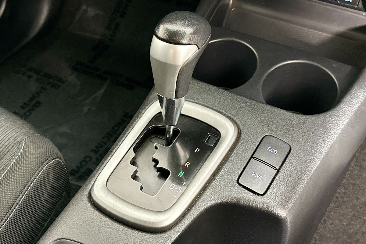 2021 Toyota HILUX SR5 (4x4) GUN126R FACELIFT 4X4