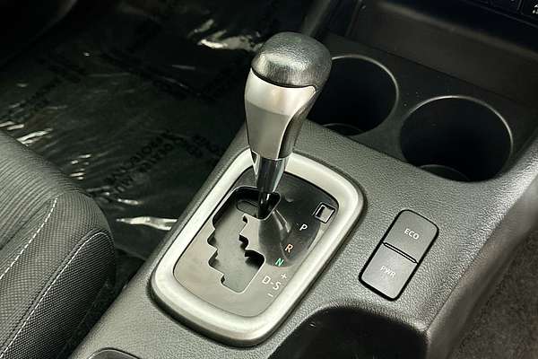 2021 Toyota HILUX SR5 (4x4) GUN126R FACELIFT 4X4