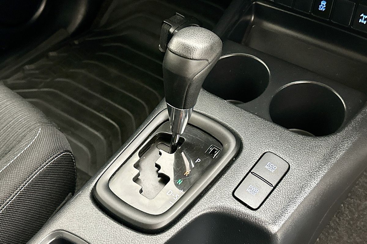 2017 Toyota HILUX SR (4x4) GUN126R MY17 4X4