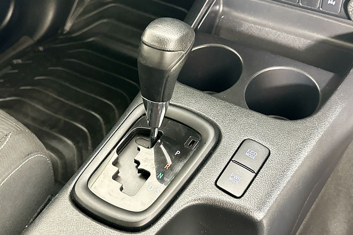 2019 Toyota HILUX SR (4x4) GUN126R MY19 UPGRADE 4X4