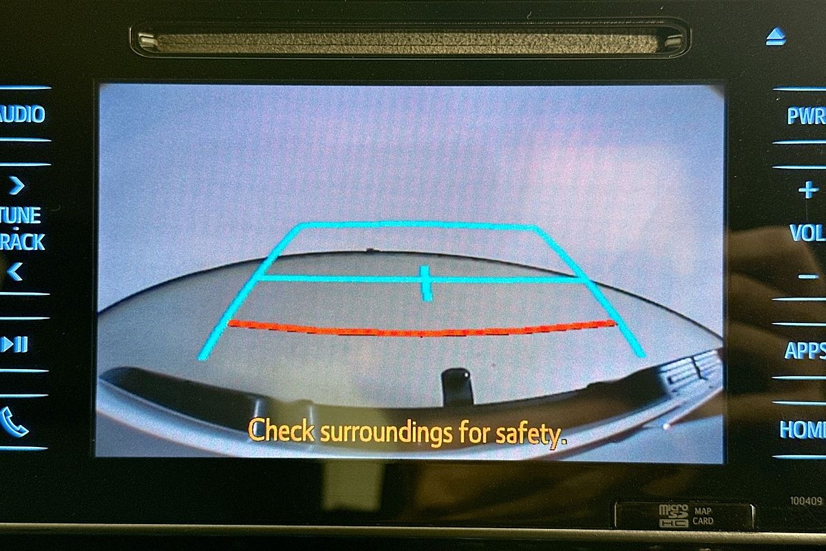 2017 Toyota HILUX SR5 (4x4) GUN126R 4X4